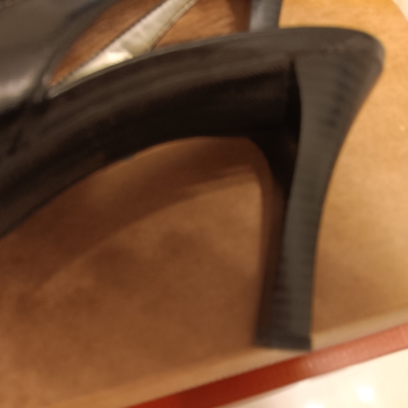 Unsay Sling Back Shoes - Picture 5 of 7